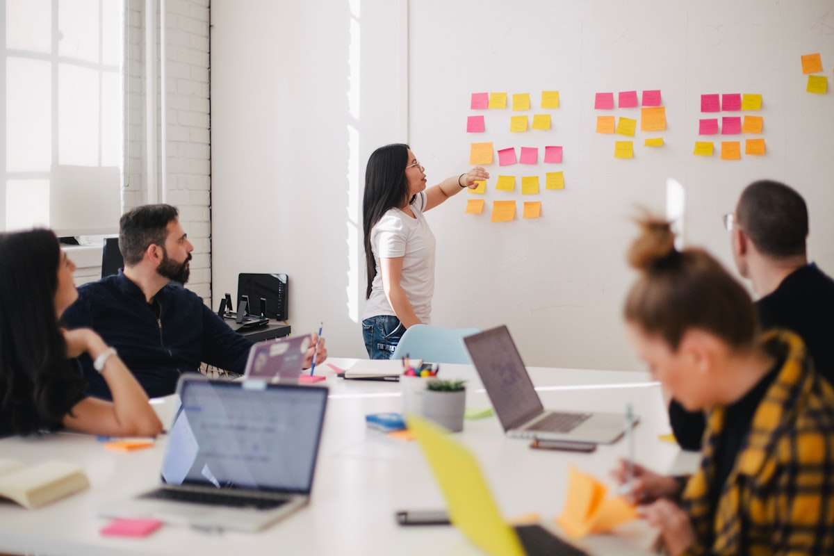 WMS implementation guide: team planning a seven-phase mid-market 3PL WMS rollout